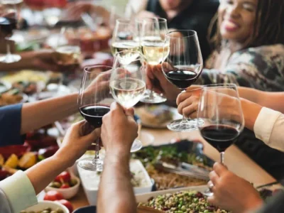 194489-confraternizacao-de-empresa-como-ela-ajuda-a-motivar-os-colaboradores-1080x675